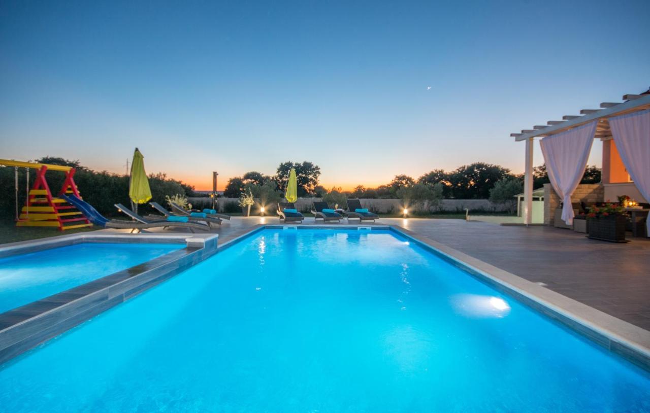 Villa Maris Zadarvillas Tinj Bagian luar foto