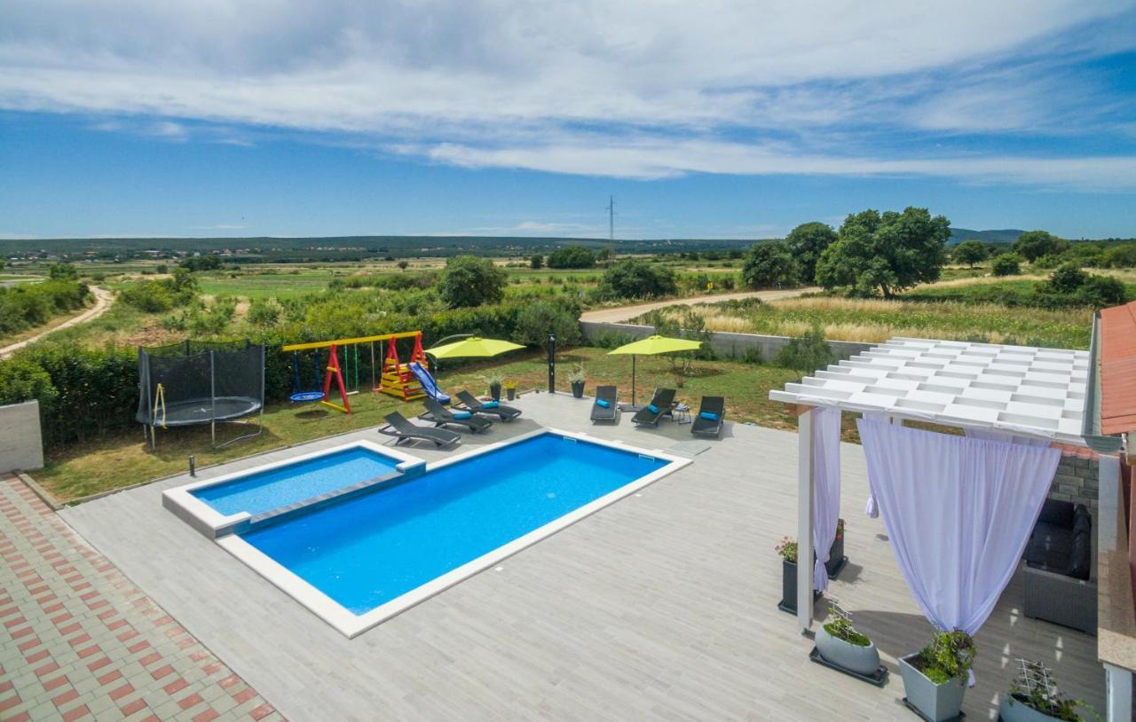 Villa Maris Zadarvillas Tinj Bagian luar foto