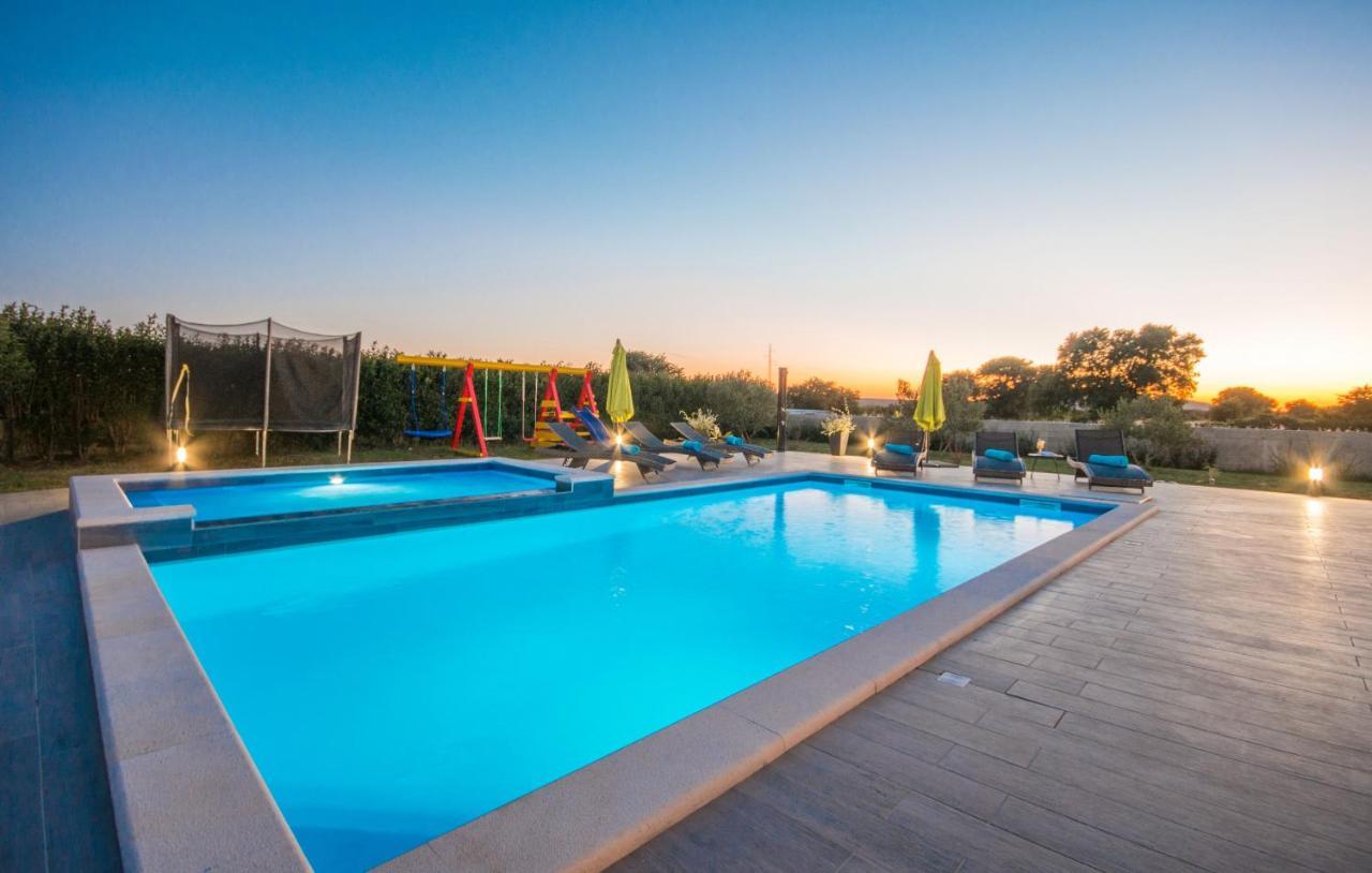 Villa Maris Zadarvillas Tinj Bagian luar foto